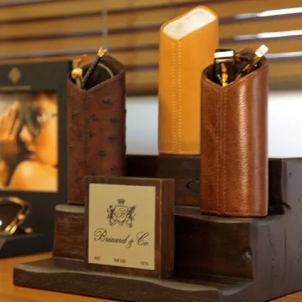 The Luxury Eyewear Stand - Natural Leather